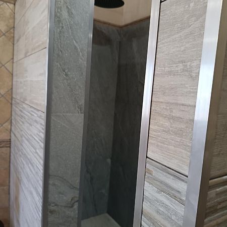 B&B Il Rifugio Del Lupo - E6721 Paringianu 외부 사진