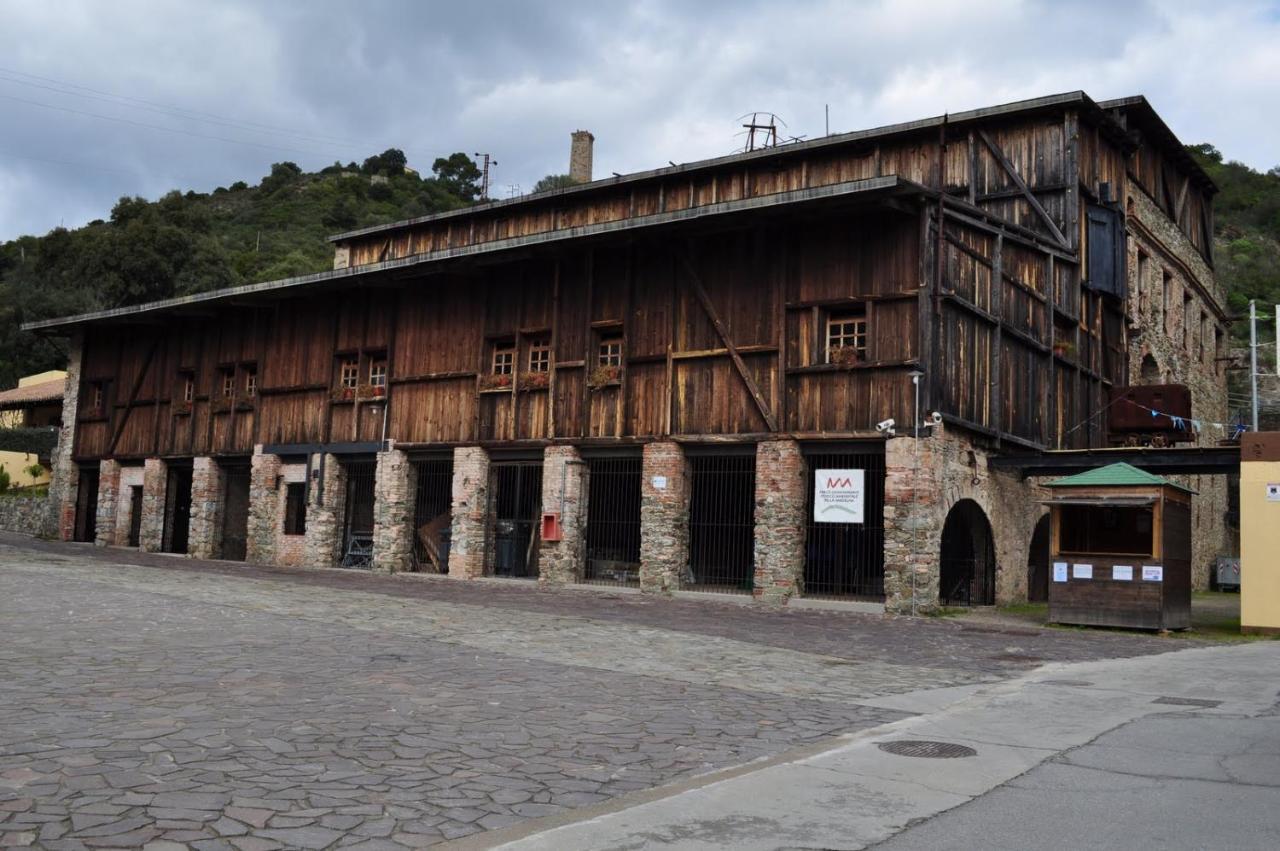 B&B Il Rifugio Del Lupo - E6721 Paringianu 외부 사진